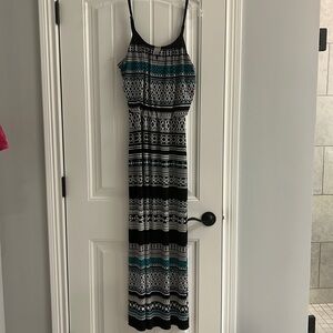 Like new White House Black Market Maxi Dress - 95% polyester 5% Spandex -summer!
